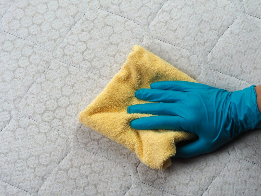 Cleaning a stained mattress
